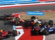 爱游戏官方-哈斯车队鏖战迈凯伦，诺里斯刷新纪录