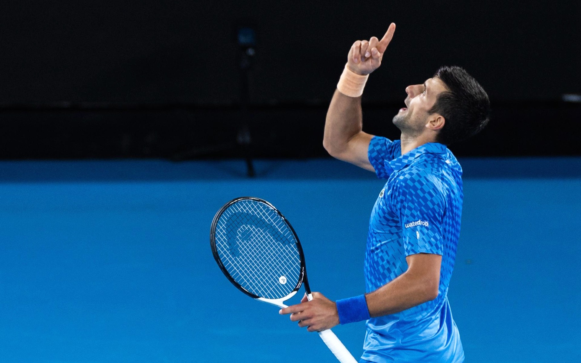 拉沃尔杯轻取年终总决赛，德约科维奇点燃赛场