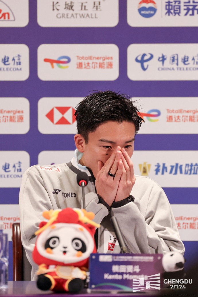 日本队险胜马来西亚队,桃田贤斗点燃赛场 日本队险胜马来西亚队,桃田贤斗点燃赛场