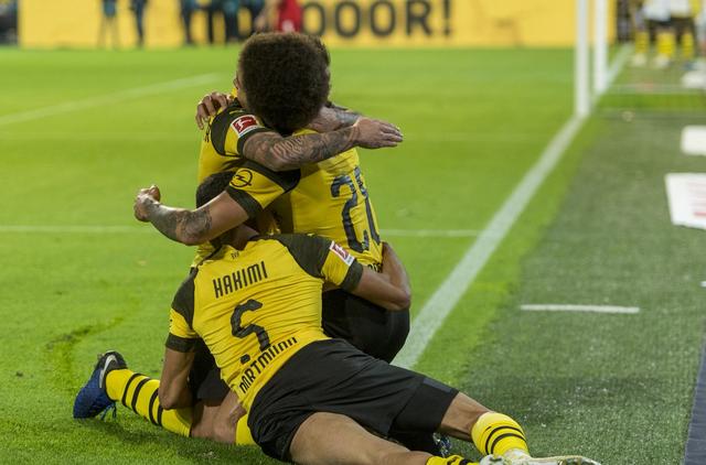 韩国碾压德国，莱万关键制胜