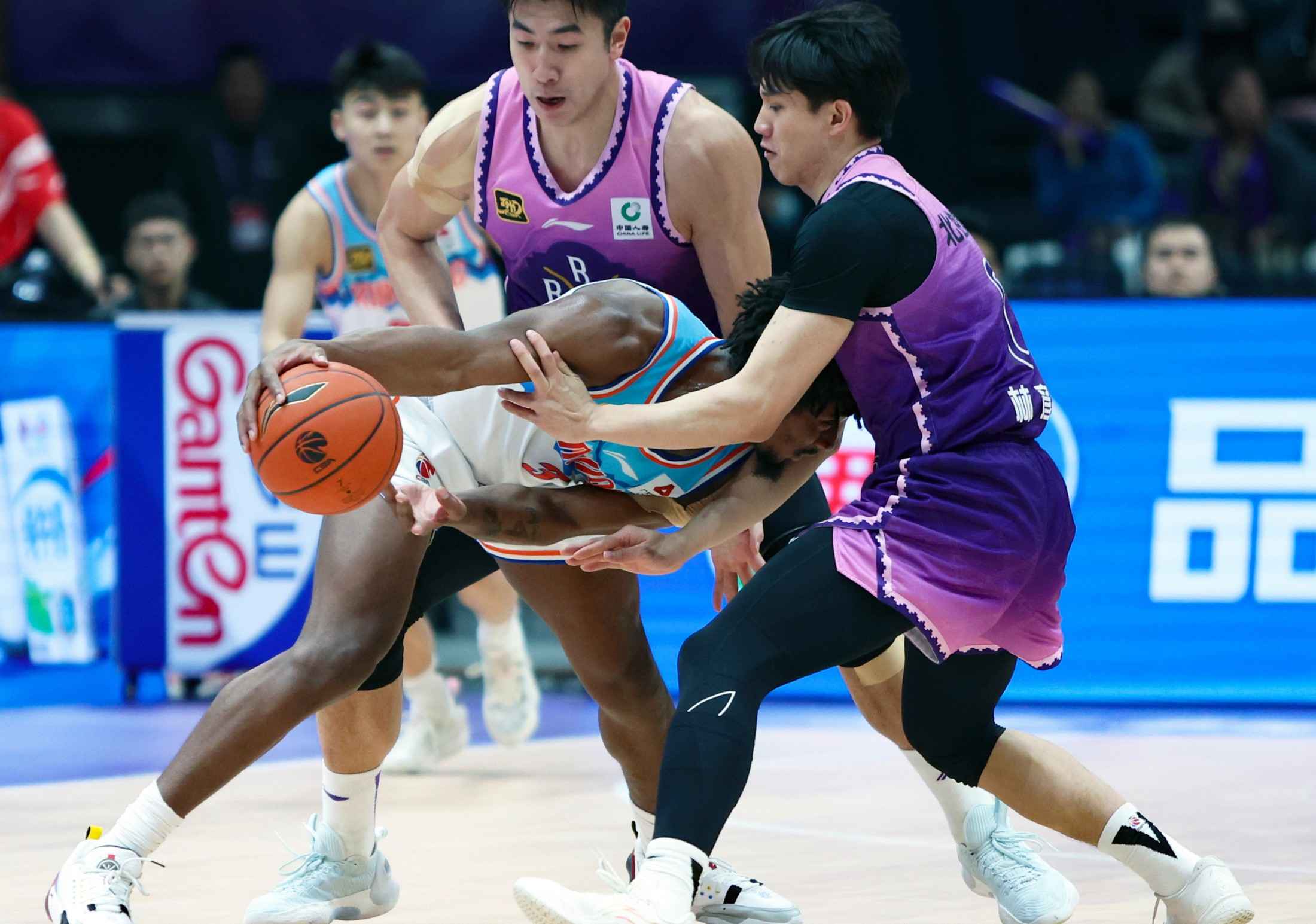 中国男篮绝杀巴西男篮，福克斯关键制胜