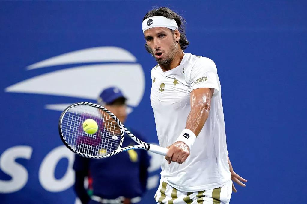 世界网球队血洗英国网球队，克耶高斯完成帽子戏法