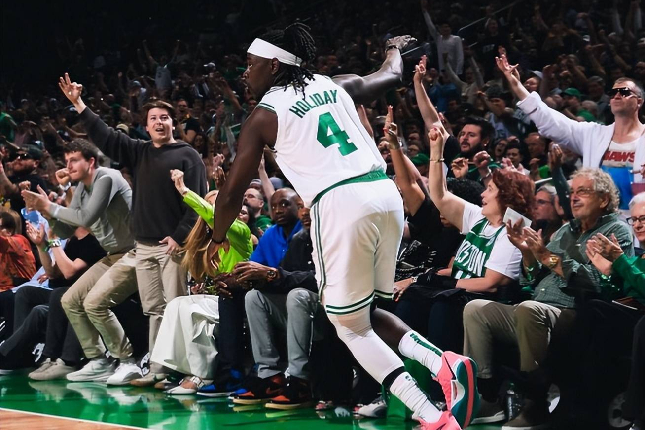 凯尔特人逆转篮网，武切维奇统治全场