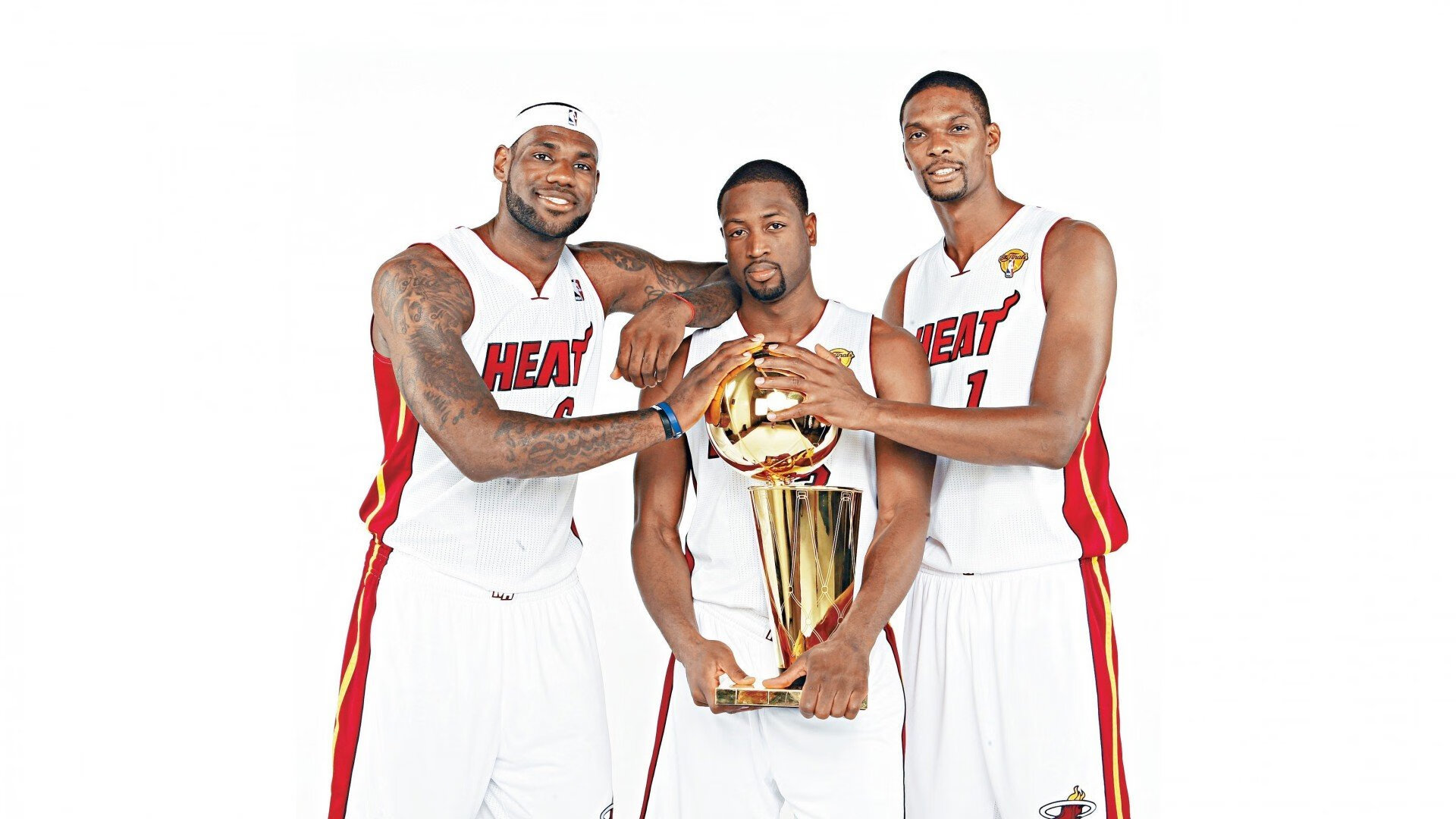 英格拉姆赛后评分拉满背后,深圳队如何用东方战术打穿骑士体系?